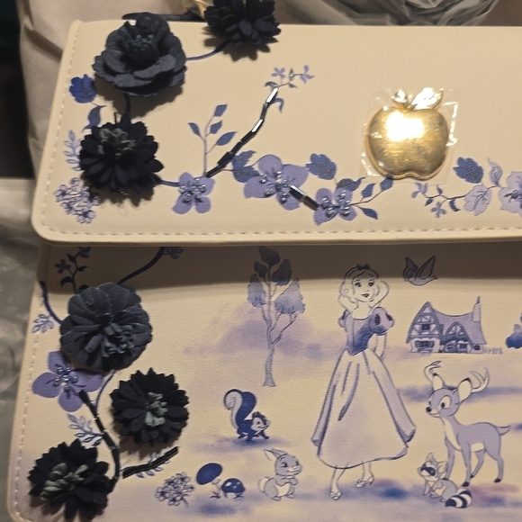 Snow White Floral Blue and White Loungefly BoxLunch Exclusive Bag And Wallet - Picture 14 of 16